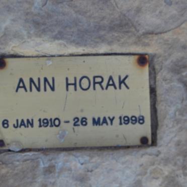 HORAK Ann 1910-1998