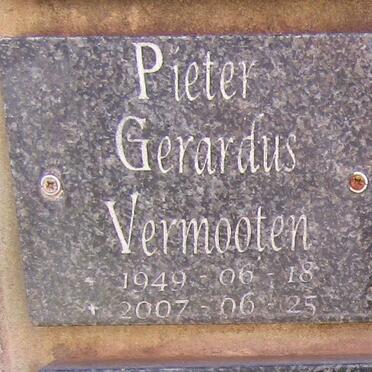 5. Gedenkmuur / Memorial Wall