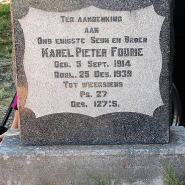 Free State, FOURIESBURG district, Bloemhoek 52, farm cemetery