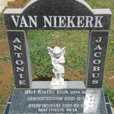 NIEKERK Antonie Jacobus, van 2000-2001