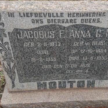 MOUTON Jacobus F. 1877-1955 & Anna C.M. V.D. BERG 1884-1955