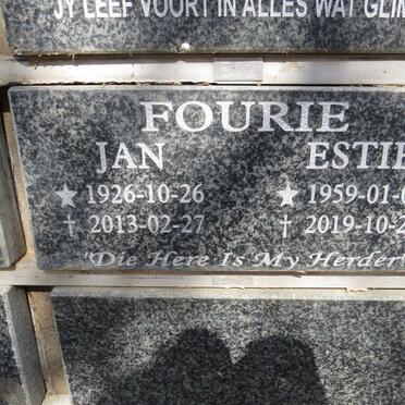 FOURIE Jan 1926-2013 &amp; Estie 1959-2019
