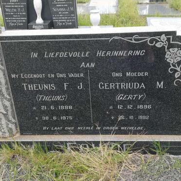 FOURIE Theunis F.J. 1888-1975 &amp; Gertruida M. 1896-1982