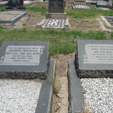 BERG Johannes Hermanus, van den 1886-1967 &amp; Anna Magaretha SENEKAL 1888-1954