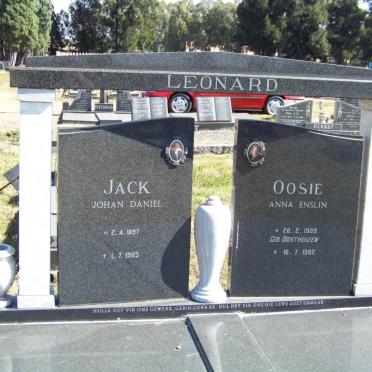LEONARD Johan Daniel 1897-1983 &amp; Anna Enslin OOSTHUIZEN 1909-1982