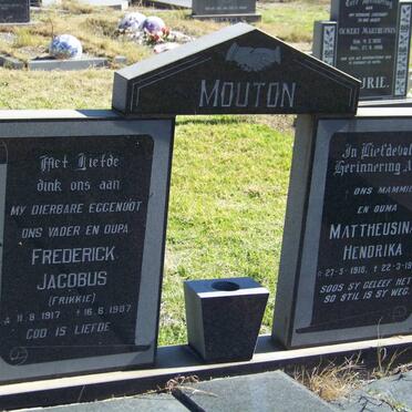 MOUTON Frederick Jacobus 1917-1987 &amp; Mattheusina Hendrika 1918-1997