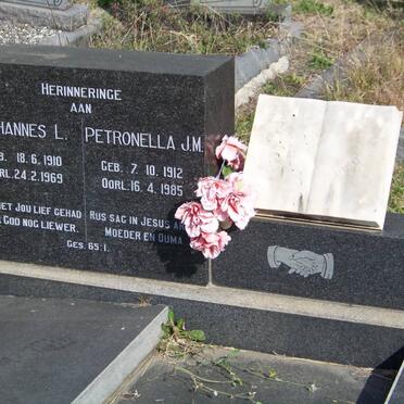 NEL Johannes L. 1910-1969 &amp; Petronella J.M. 1912-1985