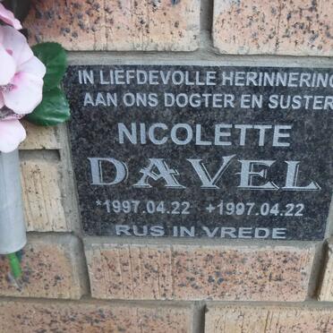 DAVEL Nicolette 1997-1997