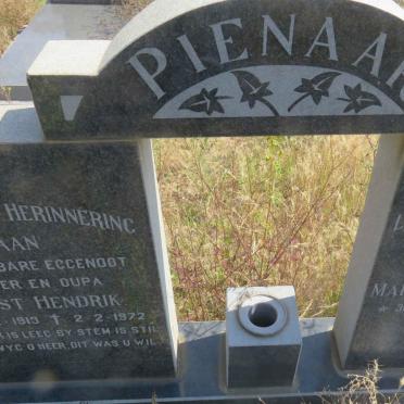 PIENAAR Ernest Hendrik 1913-1972 &amp; Martha M. GREYLING 1907-1979