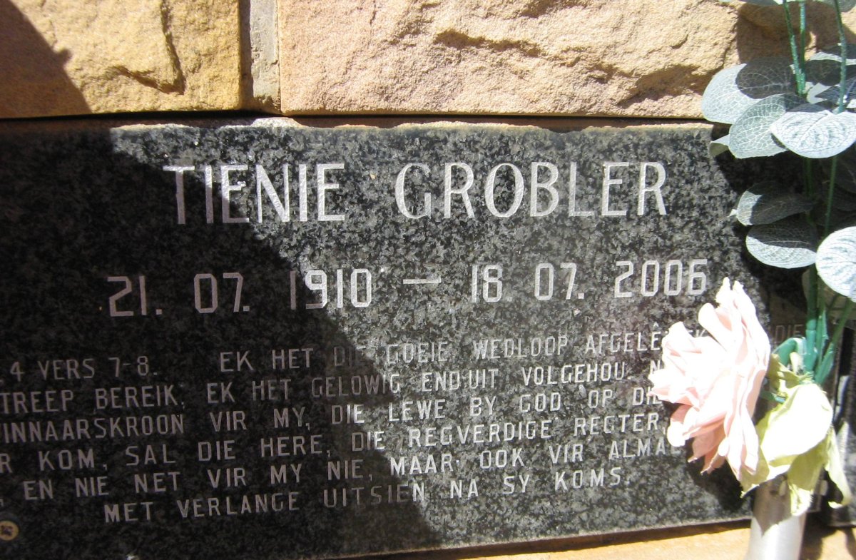 GROBLER Tienie 1910-2006