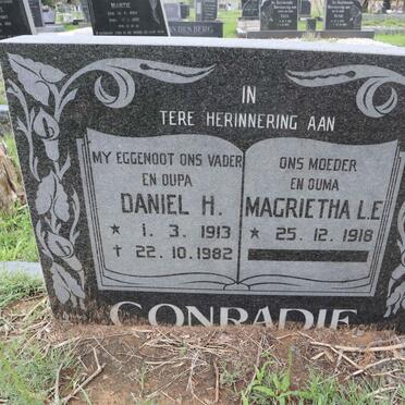 CONRADIE Daniel H. 1913-1982 &amp; Magrietha L.E. 1918-