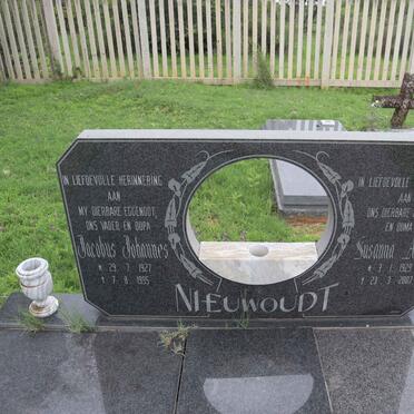 NIEUWOUDT Jacobus Johannes 1927-1995 &amp; Susanna Anna 1929-2007