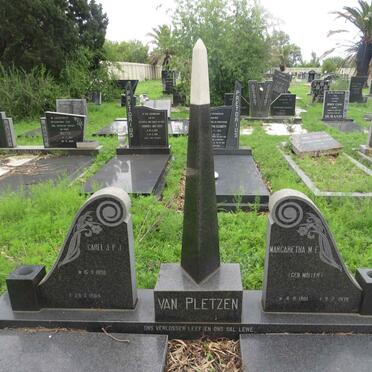 PLETZEN Carel J.P.J., van 1898-1994 &amp; MOLLER Margaretha M.E. 1901-1979