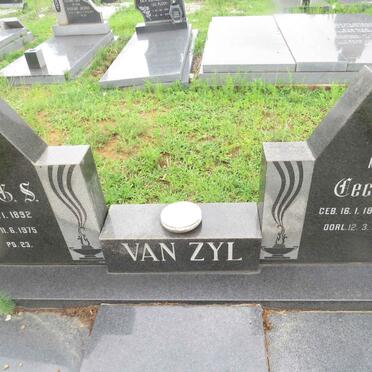 ZYL Albert G.S., van 1892-1975 &amp; Cecilia J. BREET 1892-1988