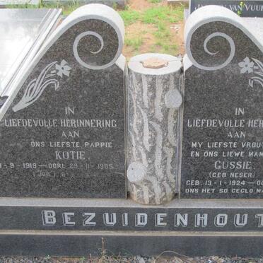 BEZUIDENHOUT Kotie 1919-1985 &amp; Gussie NESER 1924-1971
