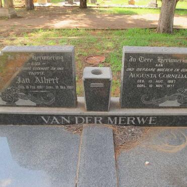 MERWE Jan Albert, van der 1887-1961 &amp; Augusta Cornelia 1887-1977