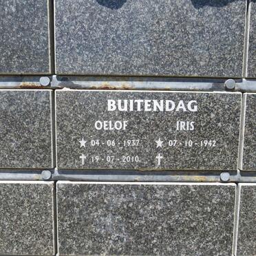 BUITENDAG Oelof 1937-2010 & Iris 1942-