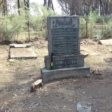 Free State, KOPPIES district, Mizpa 42, Jakkalskraal, farm cemetery