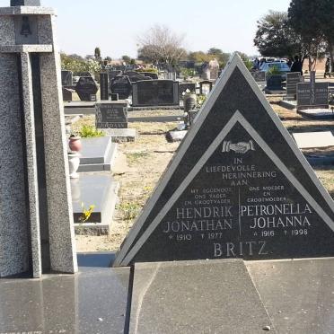 BRITZ Hendrik Jonathan 1910-1977 &amp; Petronella Johanna 1916-1998