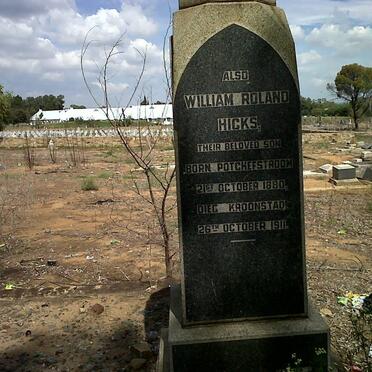 HICKS William Herbert 1841-1921 & Jane Ellen AINSWORTH 1853-1902 :: HICKS Grace Ward 1899-1899 :: HICKS William Roland 1880-1911
