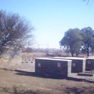 4. Kerkhofoorsig / Cemetery Overview