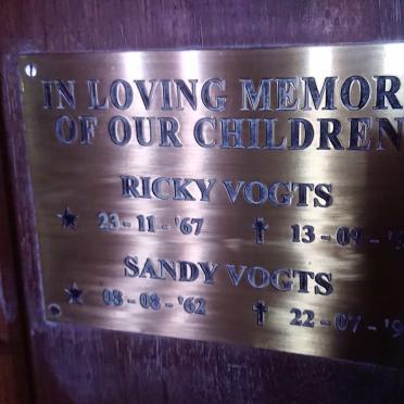 VOGTS Sandy 1962-1996 :: VOGTS Ricky 1967-1994