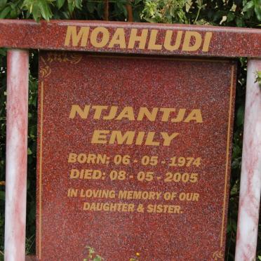 MOAHLUDI Ntjantja Emily 1974-2005