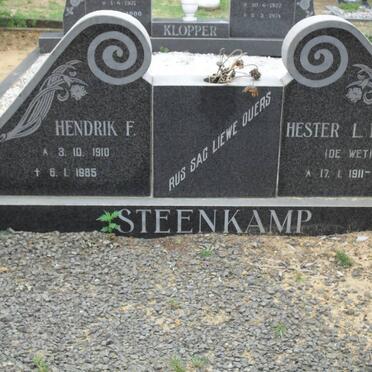 STEENKAMP Hendrik F. 1910-1985 &amp; Hester L.P. DE WET 1911-1987