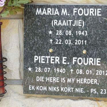 FOURIE Pieter E. 1940-2012 &amp; Maria M. 1943-2011