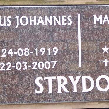 STRYDOM Petrus Johannes 1919-2007 &amp; Maria Susanna GROBLER 1918-2001