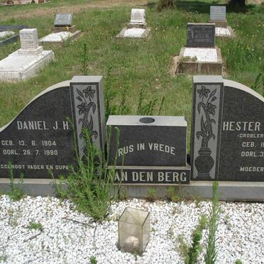 BERG Daniel J.H., van den 1904-1980 &amp; Hester M.C. GROBLER 1908-1983