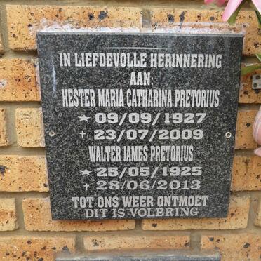 PRETORIUS Walter James 1925-2013 & Hester Maria Catharina 1927-2009