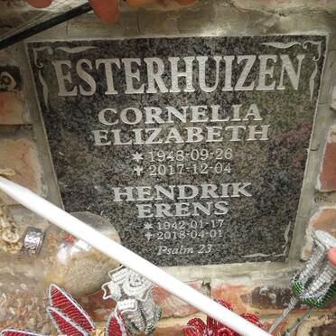 ESTERHUIZEN Hendrik Erens 1942-2018 & Cornelia Elizabeth 1948-2017