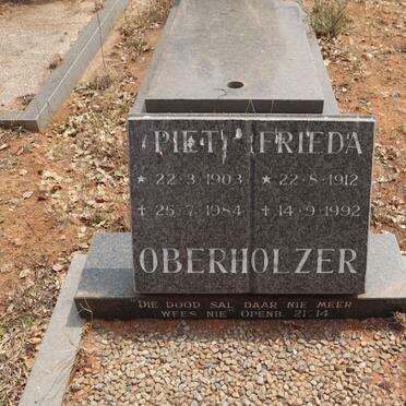 OBERHOLZER Piet 1903-1984 & Frieda 1912-1992