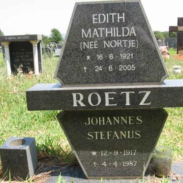 ROETZ Johannes Stefanus 1917-1987 &amp; Edith Mathilda NORTJÉ 1921-2005