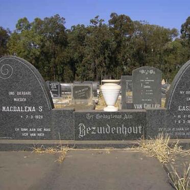 BEZUIDENHOUT Casper J.C.192?-1975  &amp; Magdalena S. 1928-