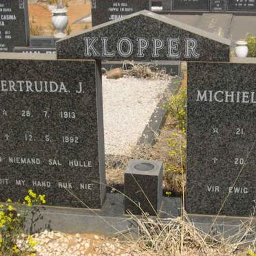 KLOPPER Michiel J de K. 1911-1982 &amp; Gertruida J 1913-1992