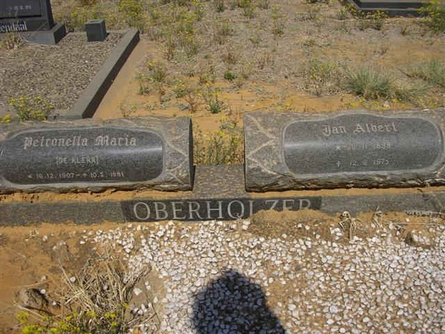 OBERHOLZER Jan Albert 1898-1975 &amp; Petronella Maria DE KLERK 1907-1991