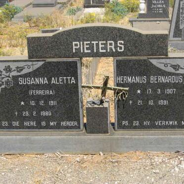 PIETERS Hermanus Bernardus 1907-1991 &amp; Susanna Aletta FERREIRA 1911-1980