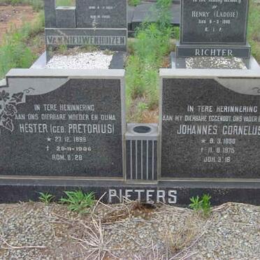 PIETERS Johannes Cornelius 1898-1975 &amp; Hester PRETORIUS 1899-19?6