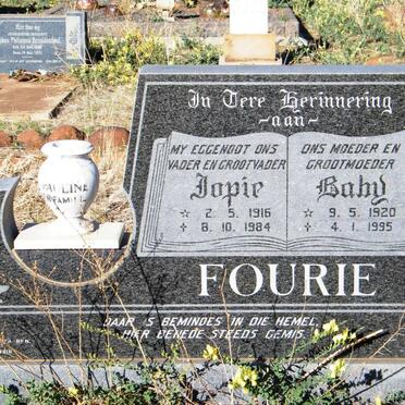 FOURIE Jopie 1915-1984 &amp; Baby 1920-1995