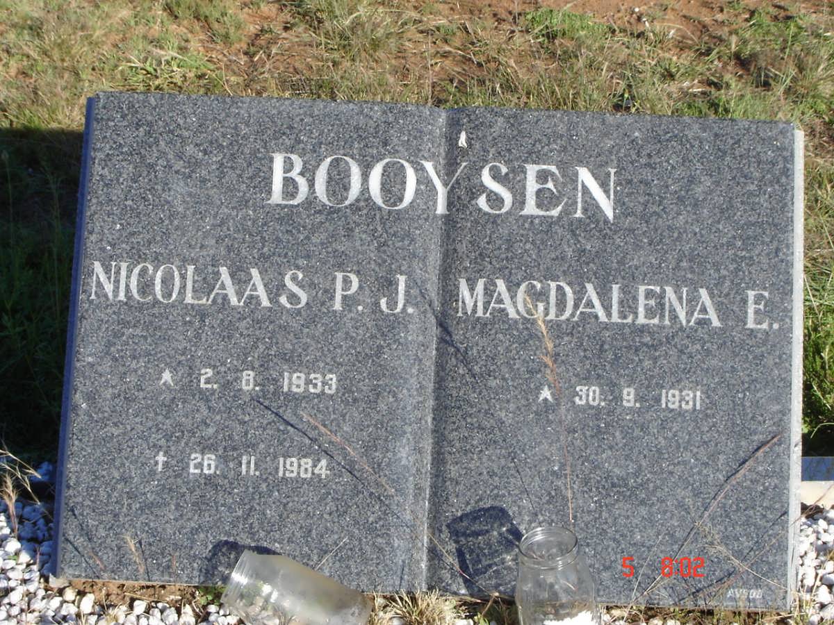 BOOYSEN Nicolaas P.J. 1933-1984 &amp; Magdalena E. 1931-