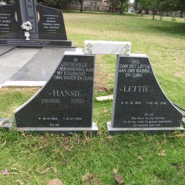 ? Johannes Petrus 1926-1989 & Lettie 1930-2018