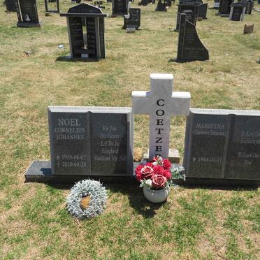 COETZER Noel Cornelius Johannes 1939-2020 & Marietha STRAUSS 1944- 