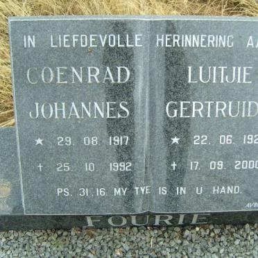 FOURIE Coenraad Johannes 1917-1992 &amp; Luitjie Gertruida 1921-2000