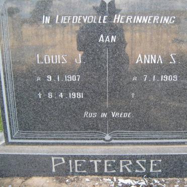 PIETERSE Louis J. 1907-1981 &amp; Anna S. 1909-