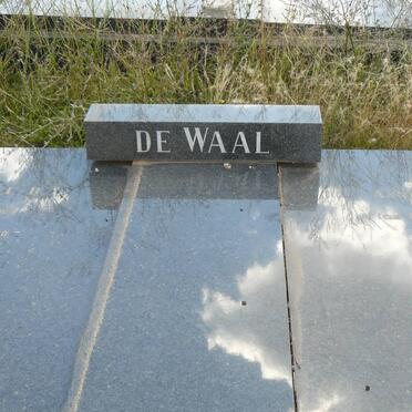 WAAL Pieter L.B., de 1913-1978 &amp; Anna M.E. PRINSLOO