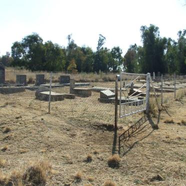 3. Entrance to the Anniesrus Cemetery