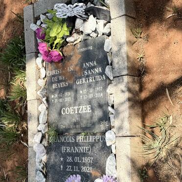 Free State, SASOLBURG district, Viljoensdrif, Kruisementfontein 81, farm cemetery