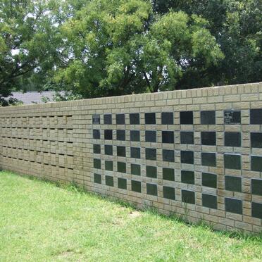 2. Overview on the Memorial Wall :: Muur van Herinnering